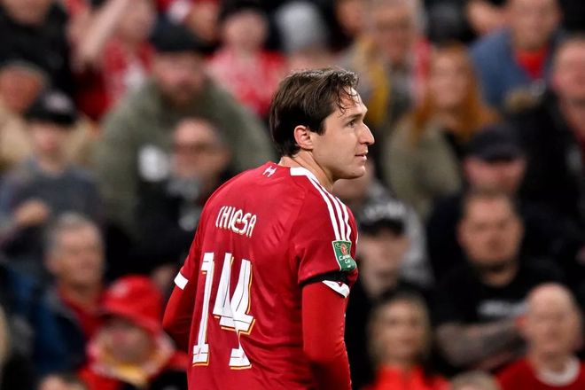 关于基耶萨无缘欧冠大名单红军锋线抉择引争议的信息 第2张 关于基耶萨无缘欧冠大名单红军锋线抉择引争议的信息 第2张