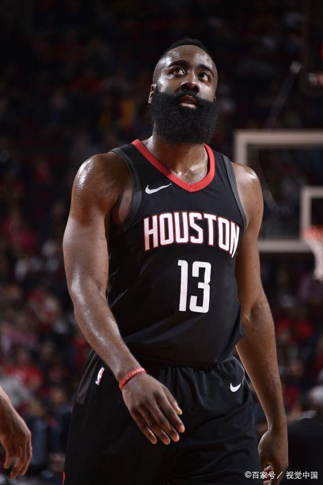 包含塞维利亚与齐耶赫就1＋1合同达成协议目前后者是自由球员的词条  第1张