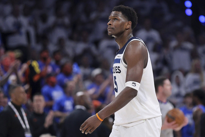 NBA常规赛森林狼客场120-113力克爵士爱德华兹35分兰德尔27+8+7的简单介绍