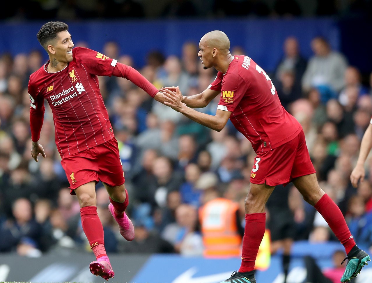 包含西汉姆联VS谢菲联抢分生死战实时解说高清无卡顿的词条