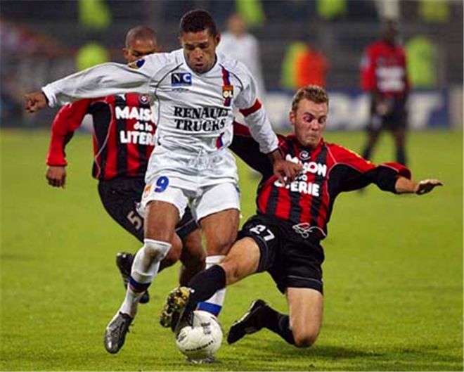 里昂签下克鲁伊维特儿子双方将签下为期五年的合同的简单介绍  第1张