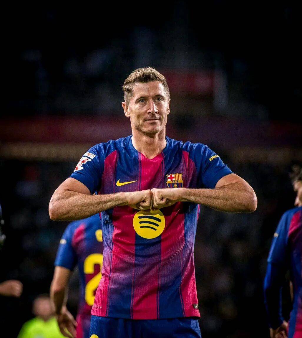 莱万宣布退出国家队与主帅矛盾激化的简单介绍 第2张 莱万宣布退出国家队与主帅矛盾激化的简单介绍 第2张