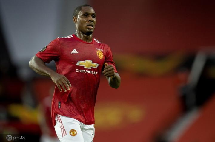 曝英超球员遭持枪威胁一名经纪人被逮捕的简单介绍  第1张