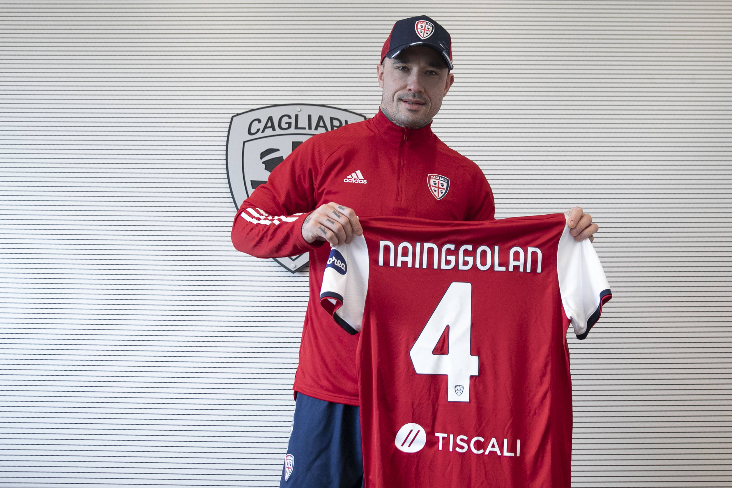 曝埃切韦里租借加盟勒沃库森租借期一年不含买断条款的简单介绍  第2张