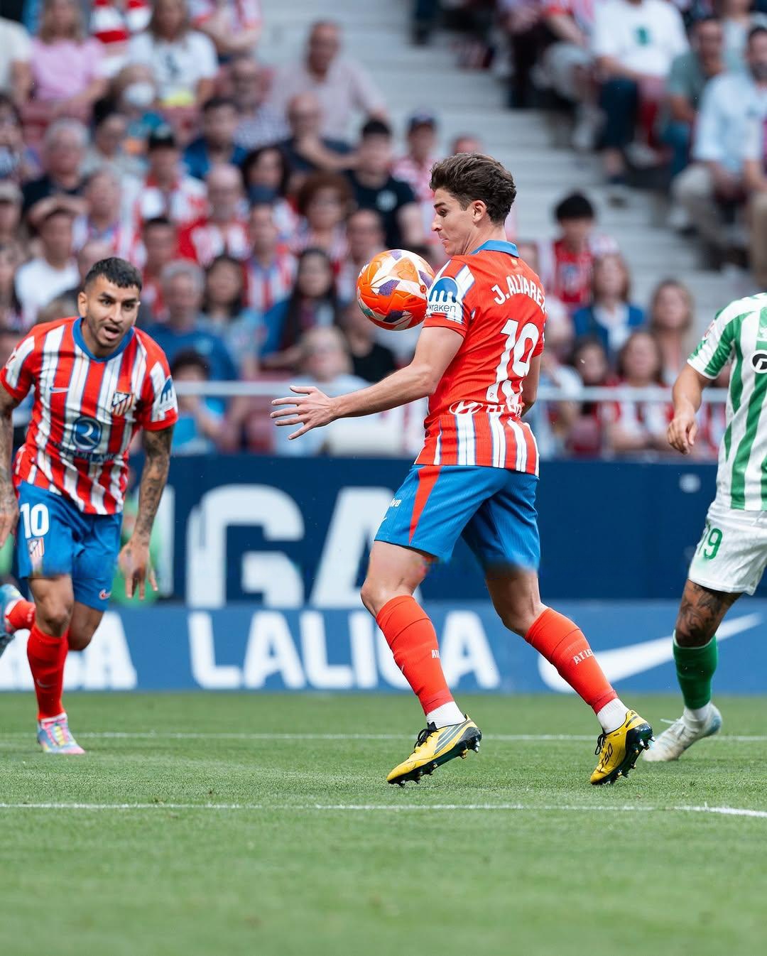 包含西协甲1组：尤尼恩斯塔斯VS皇家马德里二队的词条