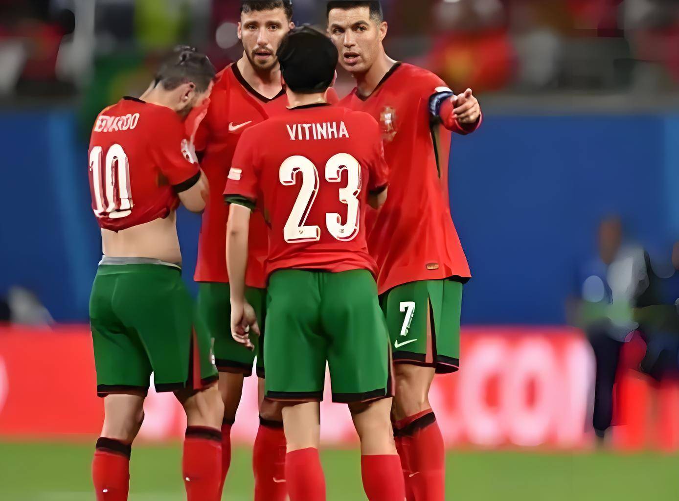 世预赛爱尔兰2-2匈牙利两队各获一分