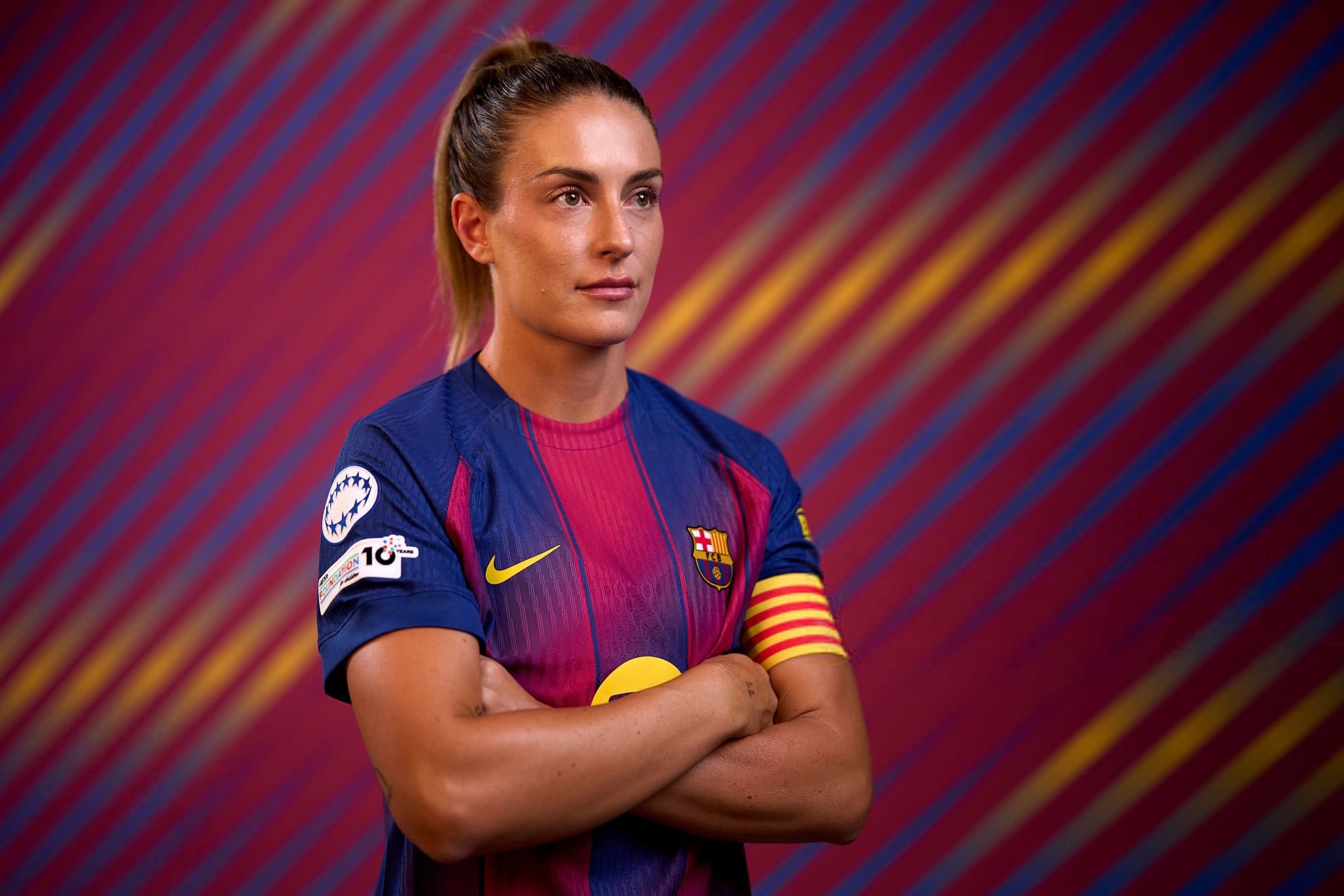 包含巴萨首次在新诺坎普球场训练邀请部分球迷观摩的词条