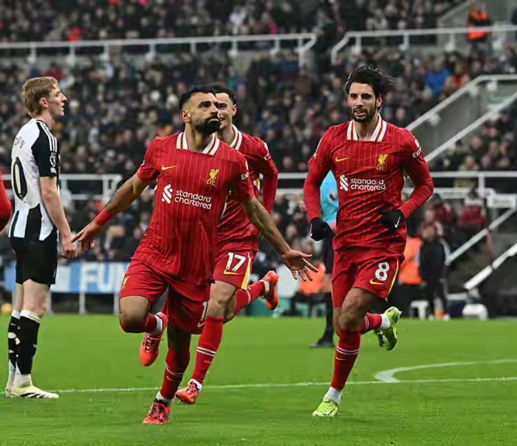 关于英超西汉姆联3-1纽卡斯尔联帕奎塔远射建功绍切克破门的信息 第2张 关于英超西汉姆联3-1纽卡斯尔联帕奎塔远射建功绍切克破门的信息 第2张