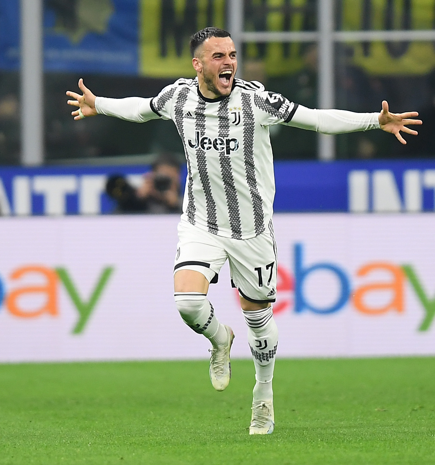 意甲科莫2-0尤文图斯尼科-帕斯传射建功肯普夫破门的简单介绍  第1张