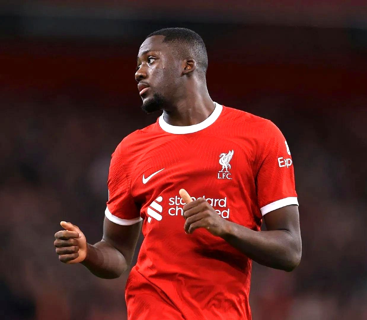 包含曝伊萨克要求离开纽卡斯尔倾向留在英超的词条