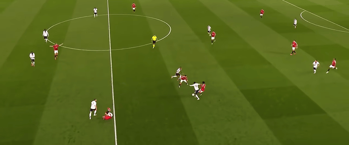 关于乌加特沦为曼联边缘人物球队考虑将其出售的信息 第1张 关于乌加特沦为曼联边缘人物球队考虑将其出售的信息 第1张