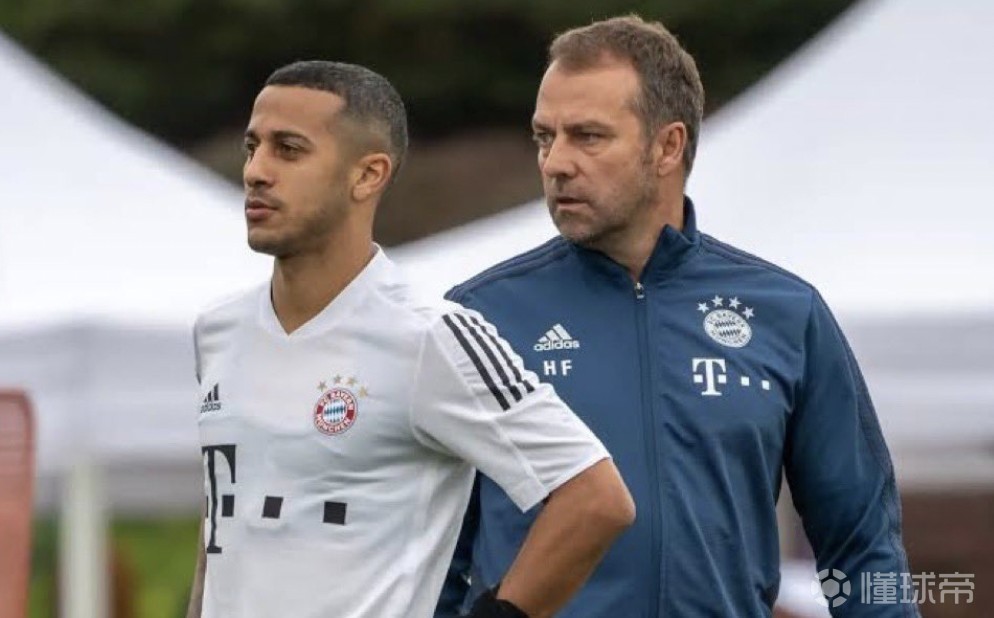 包含蒂亚戈将加入巴萨教练组在弗里克身边提供帮助的词条